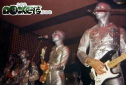 LES ROCKETS live in Francia nel 1976 con formazione a cinque elementi, senza tastierista - © LesROCKETS.com