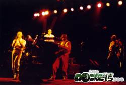 ROCKETS live nel 1984, Par 64 accesi - Photo by Maurizio G. - © LesROCKETS.com