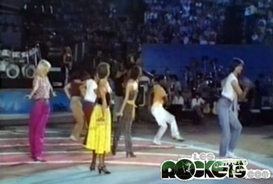 Festivalbar '79 - Esibizione di Miguel Bosé e del suo corpo di ballo - © LesROCKETS.com