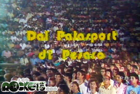 Pesaro Musica Estate 1982 - Inquadratura sul pubblico durante la sigla iniziale - © LesROCKETS.com